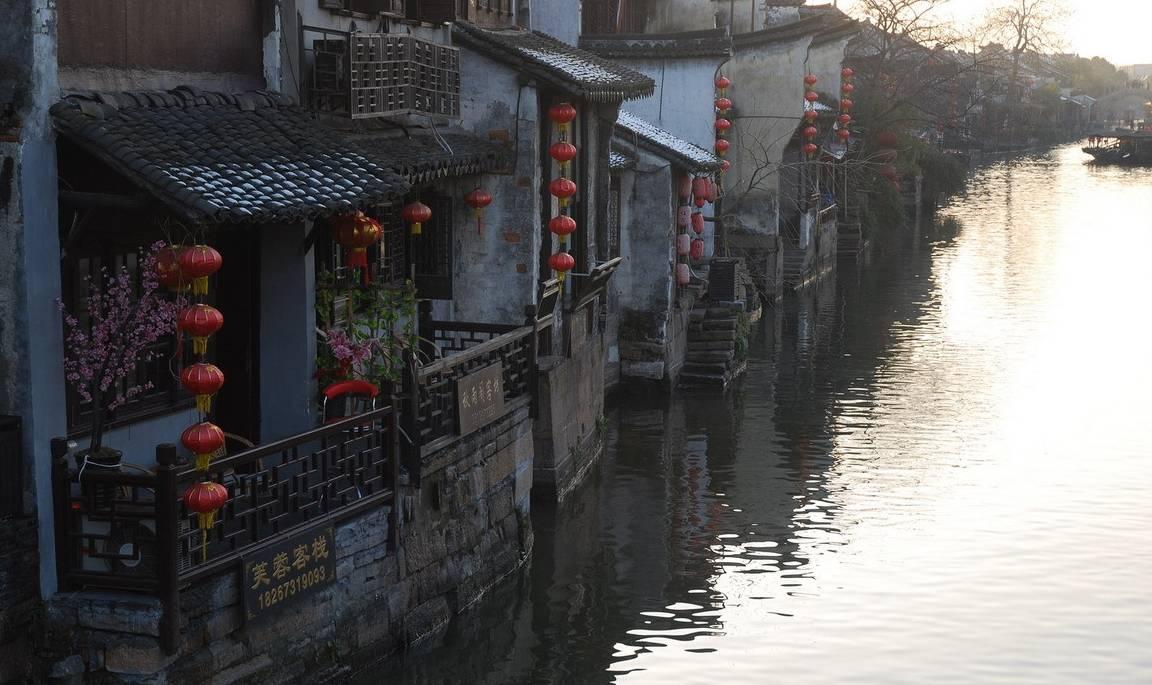 同为少数民族政权，为何元朝不足百年而亡，清朝却能延续近300年